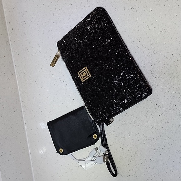 Wristlet Wallet with built-in charger  Liz Claiborne New no tags - Picture 6 of 10